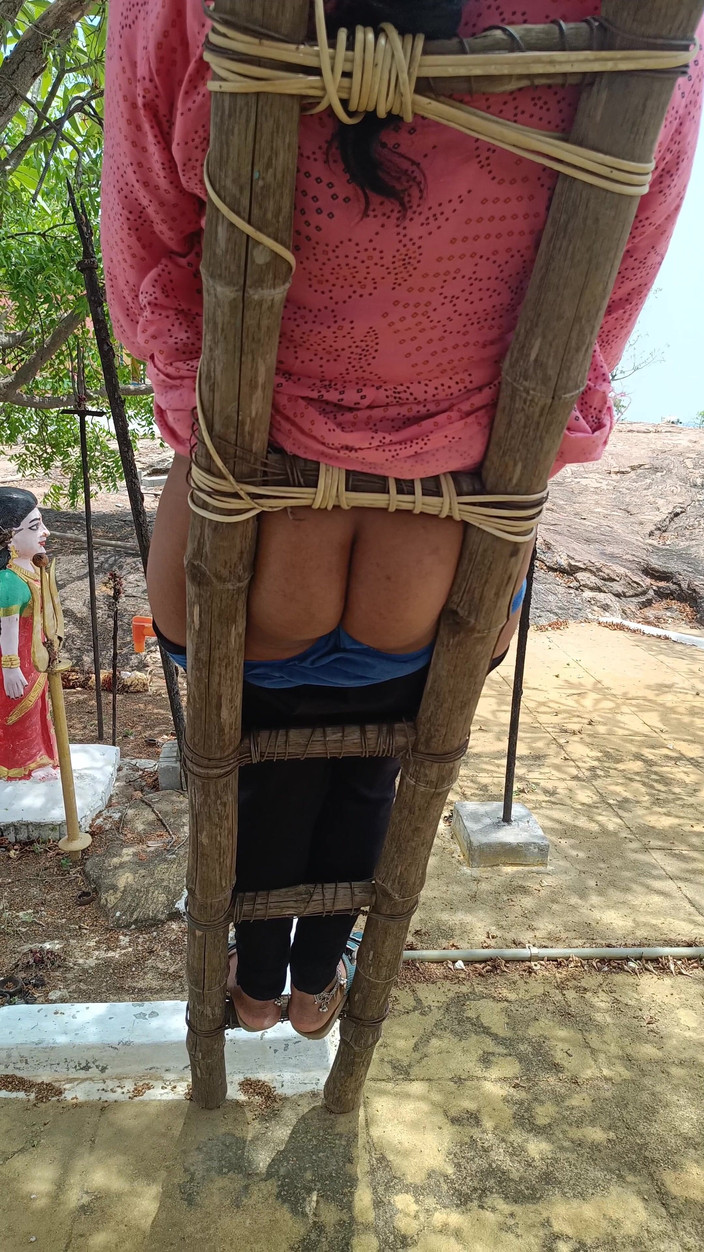 Inba: Zaměstnanci obchodního domu si užívají venkovní romantiku a roleplay s...