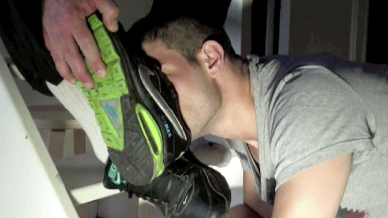 YOUNG FUCKED BY OLDER: 22-летие шлюшку жестко трахнули с подчинением доминантой папочки-мишки