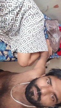 Fată indiancă face sex dur acasă în Mumbai
