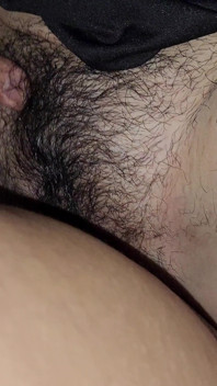 Ecco come la mia vicina infedele allarga le gambe e io le sborro nella sua figa