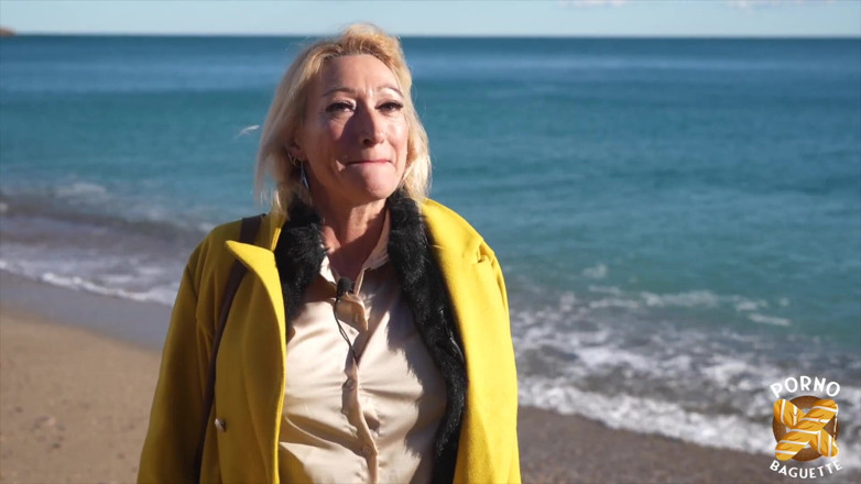 Porno Baguette: Betty, Sexy MILF, Loves Playing with Cocks