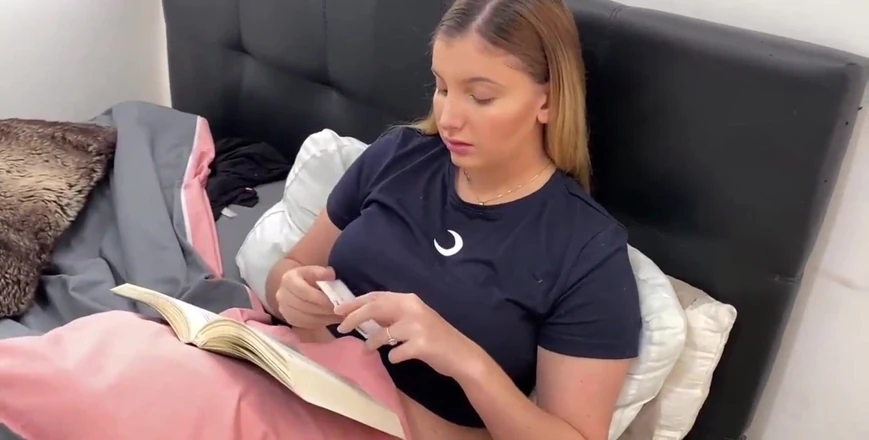 Ivana Montana: 性感的拉丁保姆为了加薪而被性交