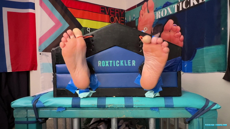 Ticklish Chubs: बालों वाली रयान को अच्छी गुदगुदी मिलती है