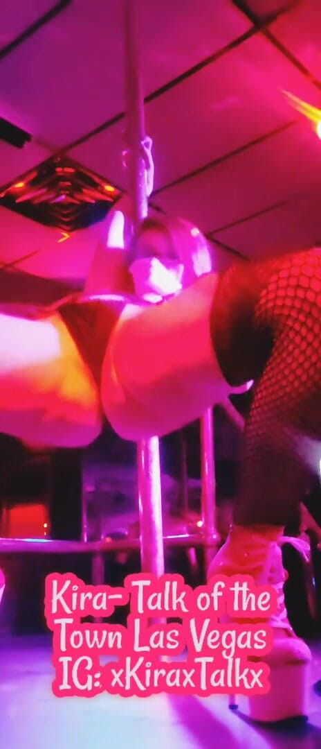 X_Asphxyia_X: La spogliarellista di las Vegas in topless sul set sul...