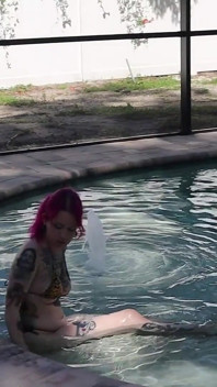 Pool Blowjob with Pedsrmeds