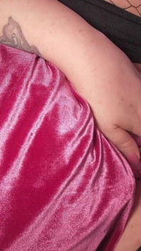 Gloved Velvet Slut - Mia usa suas luvas de veludo para tocar e acariciar!