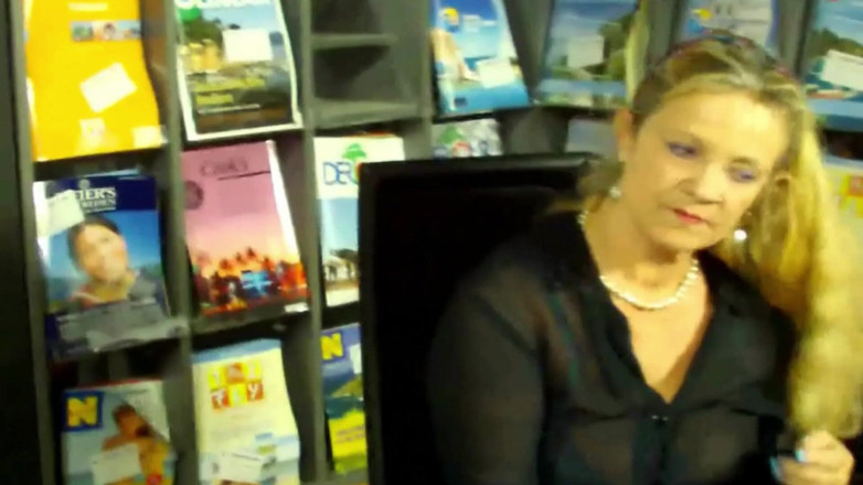 Filles Francaises: Mogen dam från Frankrike fick leka med sin fitta