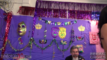 Immoral Live: Aiden Ashley ama un sacco di figa in faccia!