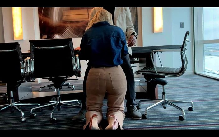 Flight Attendant Fiona: Saluti da Dallas