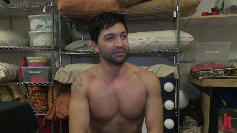 Kink Men Classics: Dominic Pacifico: bị đụ tập thể bởi những người đàn ông kỳ lạ