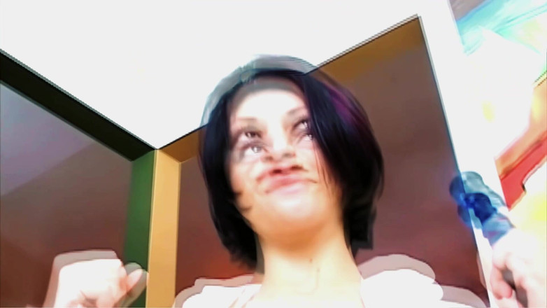 8TeenHub: Naudia nyce用两个巨大的玩具双插她贪婪的阴户