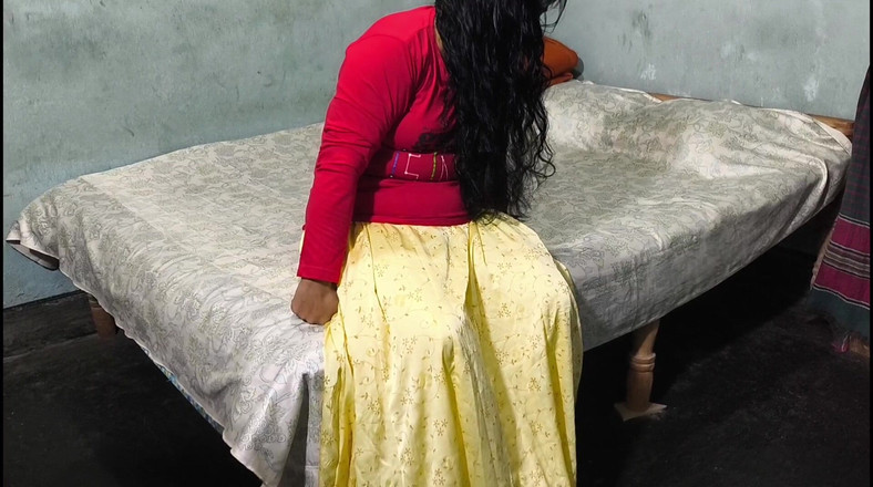 SAFI TV: देसी सुंदर भारतीय प्रेमिका बिस्तर पर सुबह सेक्स करती है