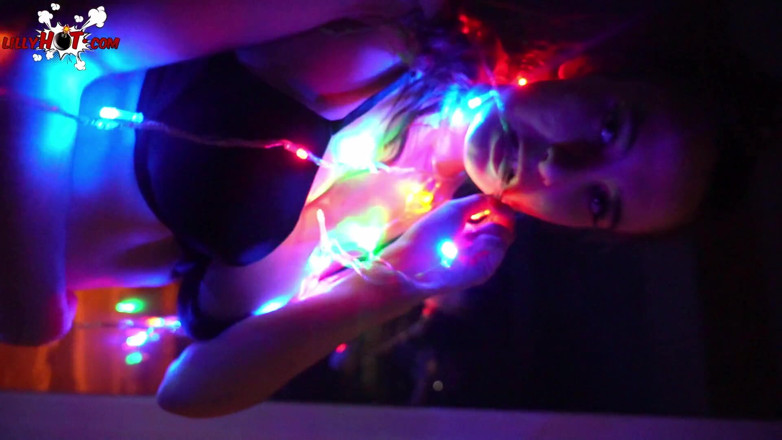 LILLYHOTX: Menina rabuda na noite de Natal - erótica suave