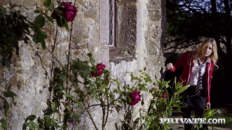 Private.com: Sinh viên Anny Aurora trong bộ đồng phục đại học của cô ấy...