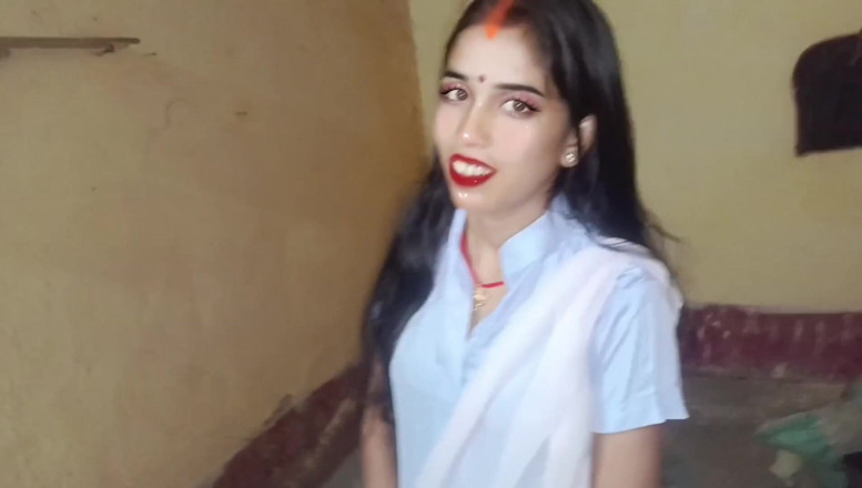 Kumari sushma: Prima dată când iubita indiană drăguță face sex în aer liber