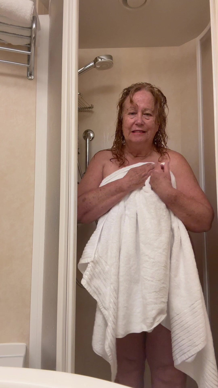 Big Ass 4 U: Myje všechny lepkavé bubliny!