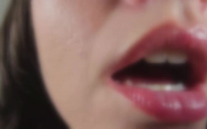 EmmasBetterLife: Asmr Gfe Lens चाट रही है