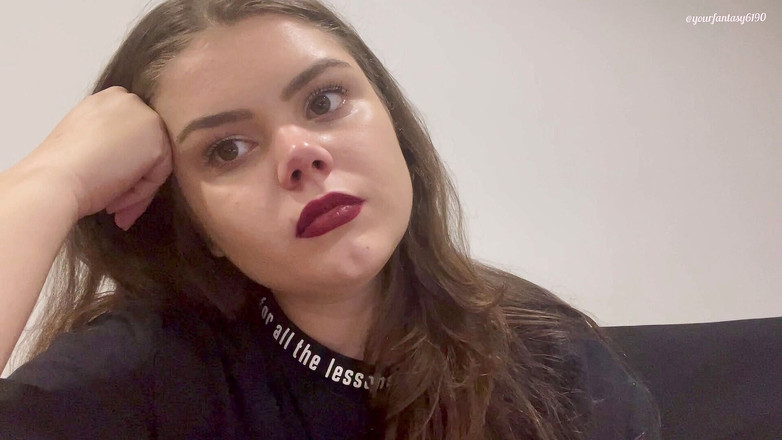 Your fantasy studio: 用红色口红打哈欠