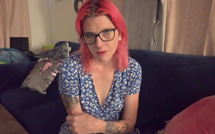 Miss Ellie Roleplay: 诱人的阿姨满足惩罚