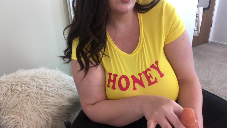 cutejayne: Busty BBW edges you in a tight top