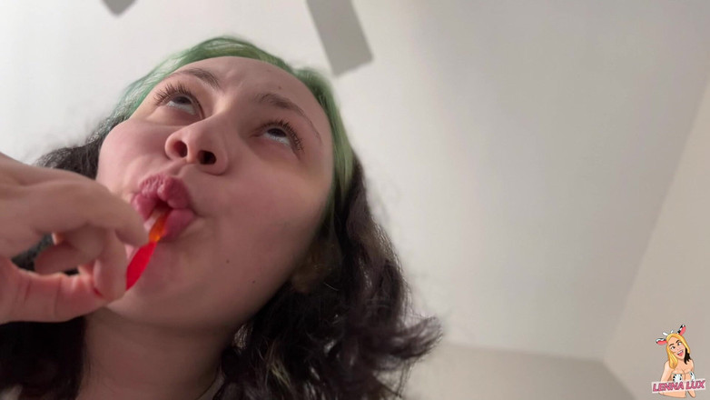 Lenna Lux: Ночные закуски в кино