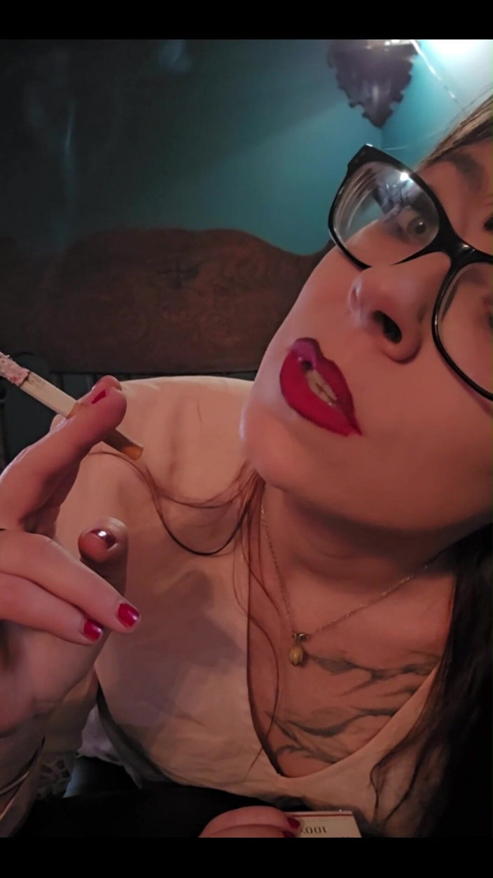 MistressThrope: How I Feel When I Get a New Carton of...