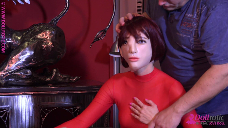 Dollrotic: Doll with Silicone Mask Masturbates