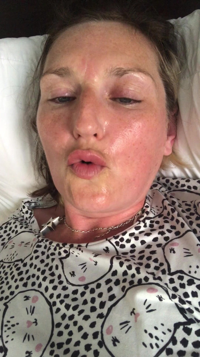 MistressWriggler: Mi cara de orgasmo cruzado caliente y sudoroso