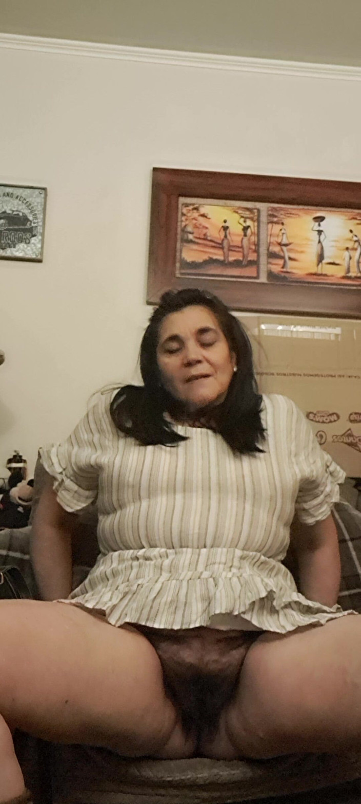 Mommy big hairy pussy: Ролевая игра с мачехой-милфой.