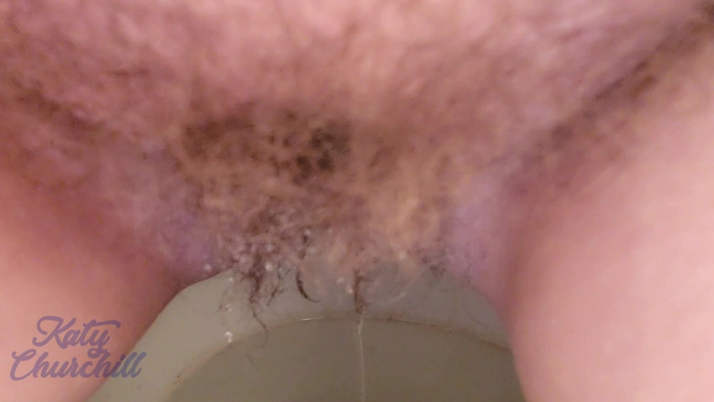 Katy Churchill: 从马桶里喝我的小便