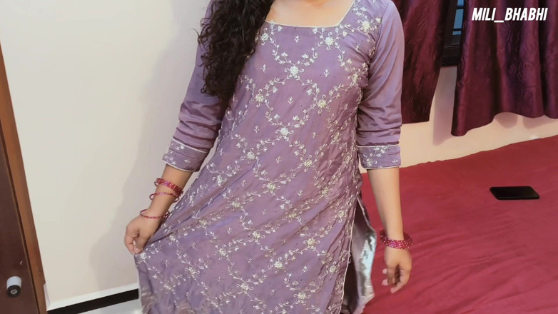 Mili bhabi: Schöne indische ehefrau enge muschi Hindi Audio-sex, Desi indische dorffrau...