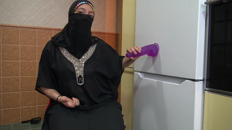 Souzan Halabi: 큰 자지를 원하는 사우디 아랍 바람난 남편 마누라