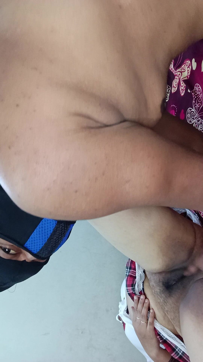 Muruga: Model dengan gaun inggris ngentot sama teman istriku sendiri