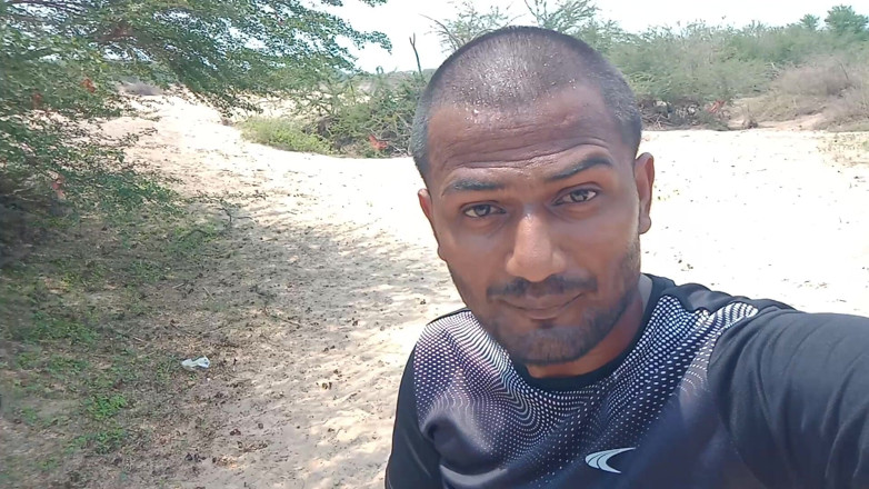 KUMBHA MANOJ KUMAR: Desi Husband Searching Her Wife on Trees Part One
