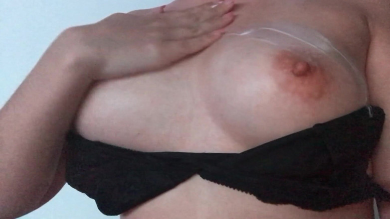 Thebeautybadby: I like to touch my boobs