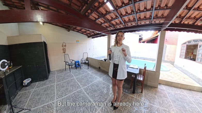 Victor SweetCoupleStories: Reportérka se svléká nahá poté, co byla přistižena při vloupání...