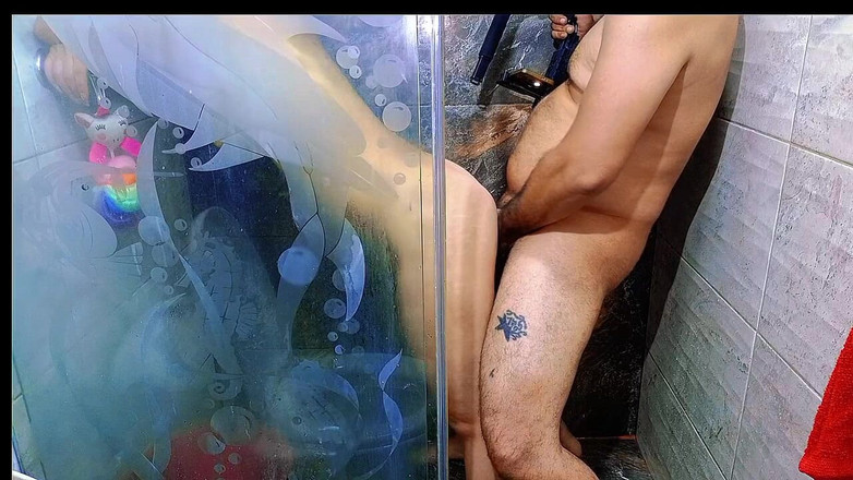 ADYgirls: Sotto La Doccia Con La Mia Figliastra