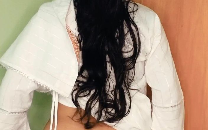 Banglasexycouple: Ejaculând în chiloții mei înmuiați, indiancă cu fundul mare