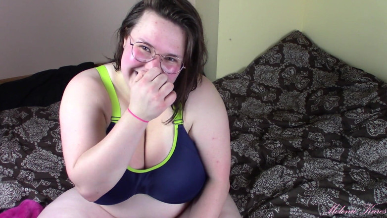 Melonie Kares: Underboob sweat scent fetish