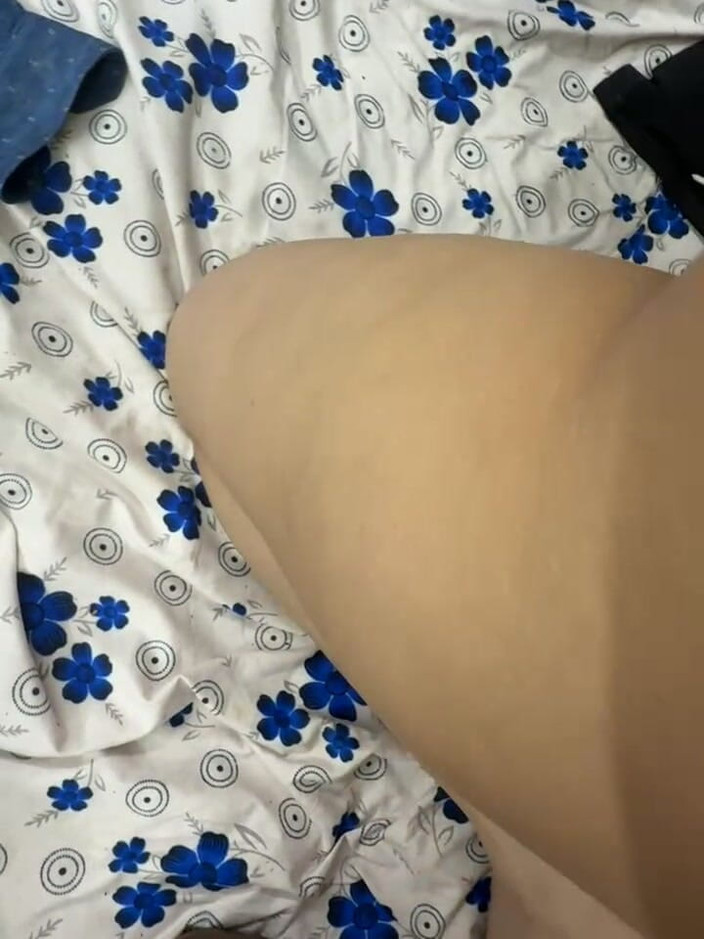 Apki Bhabhi: Bhabhi 보지 핑거링