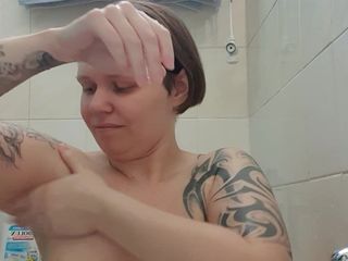 Sweet Nicolett: Morning shower big natural tits