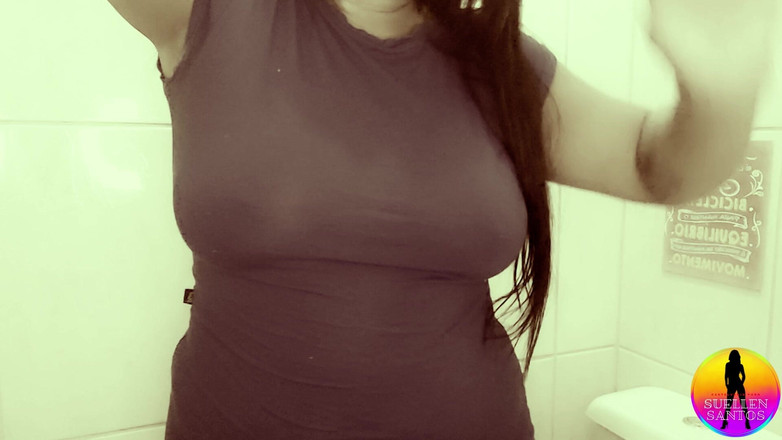 Suellen Santos: Di kabaret Ana, MILF melakukan secara langsung