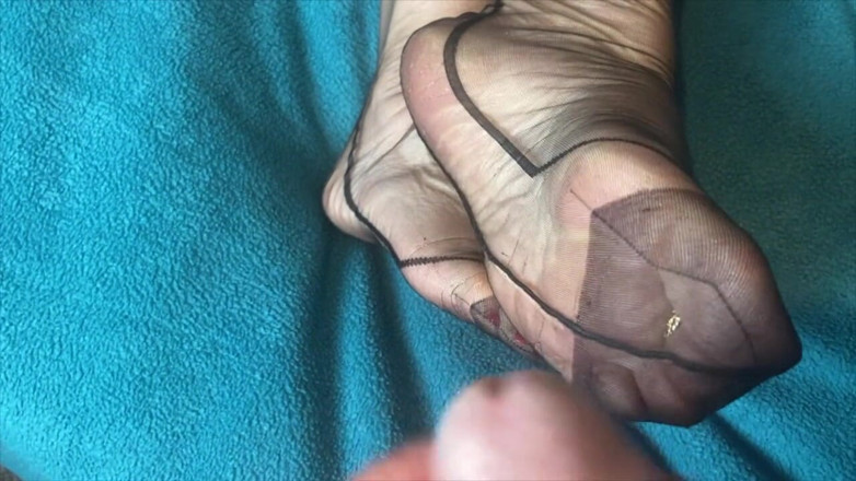 Mr MF: Mrs Mature Feet Getting Special Cream on Her Ff Nylons