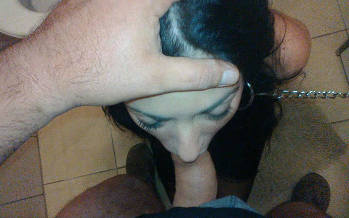 Toilet Mommy: Ibu tiriku bangga banget kalau aku nyepong kontolku