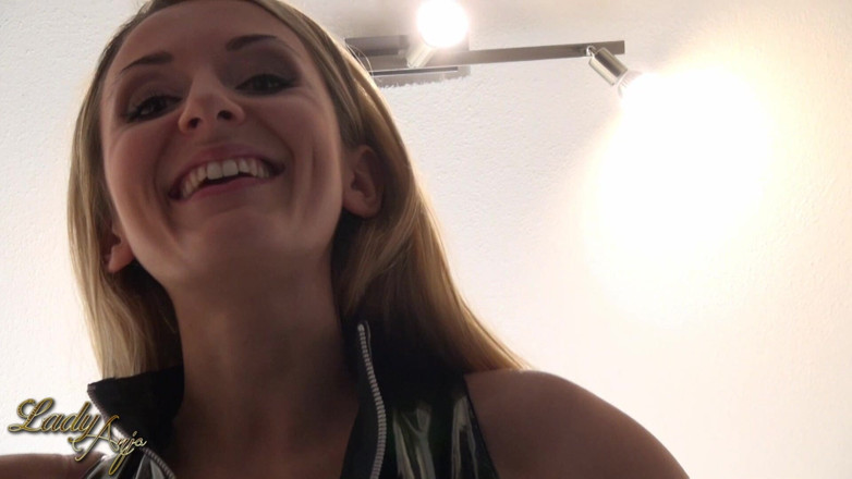 Lady Anja: Schluck Rotze, Loser!