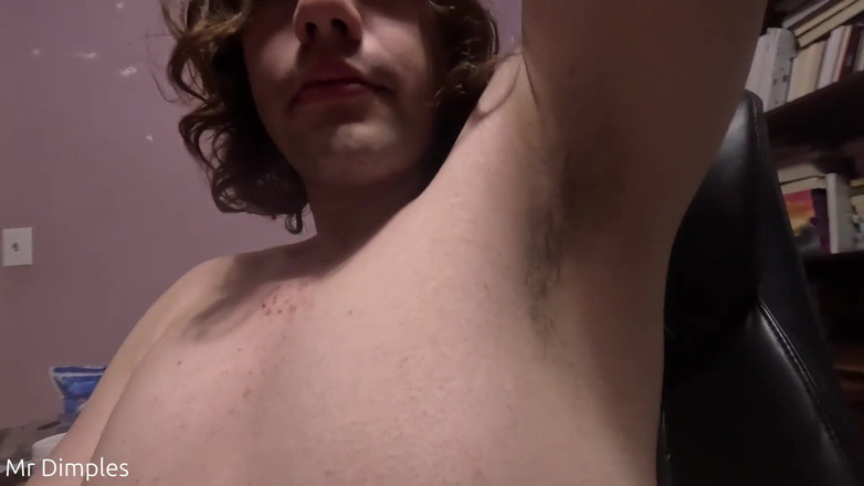 Mr Dimples: 5 dakikalık koltuk altı videosu