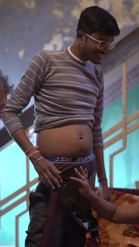 Bhabhi accepte une soirée baise ! Sexe torride incroyable en gangbang