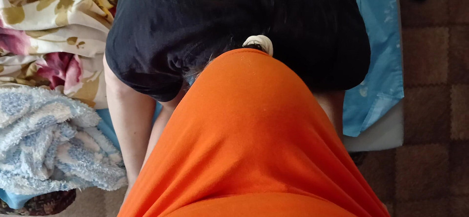 Lesbian-illusion: 熟女の義理の妹のマンコを舐めて、彼女が両親に私がタバコを吸っていることを言わないようにします