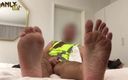 Manly foot: Threadbare Socks - Dirty Sweaty Work Feet - Manlyfoot