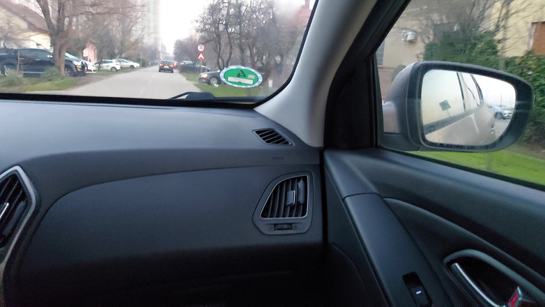 Step Mommy: O femeie matură în ciorapi de nailon îl tachinează pe șoferul de taxi...